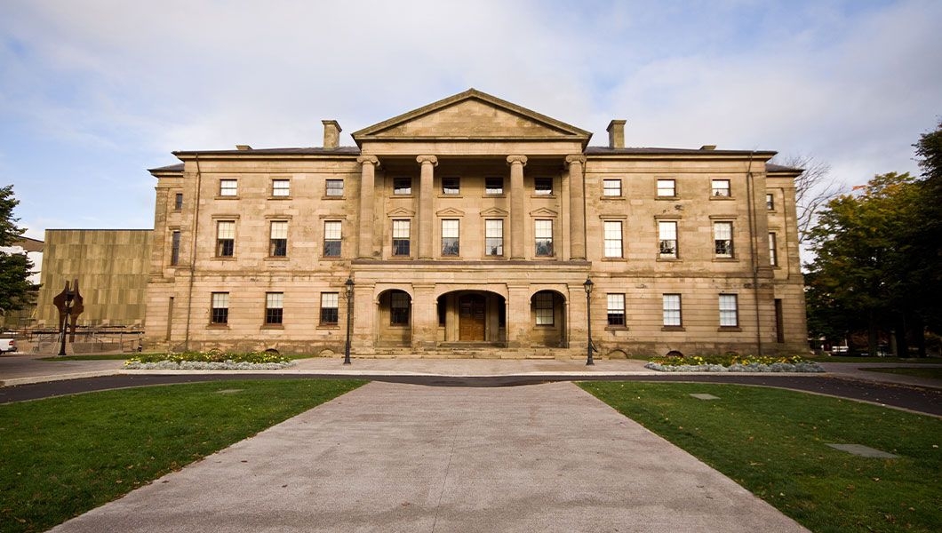 https://res.cloudinary.com/see-sight-tours/image/upload/v1745843667/strapi/PEI_Province_House_68124ce6a1.jpg