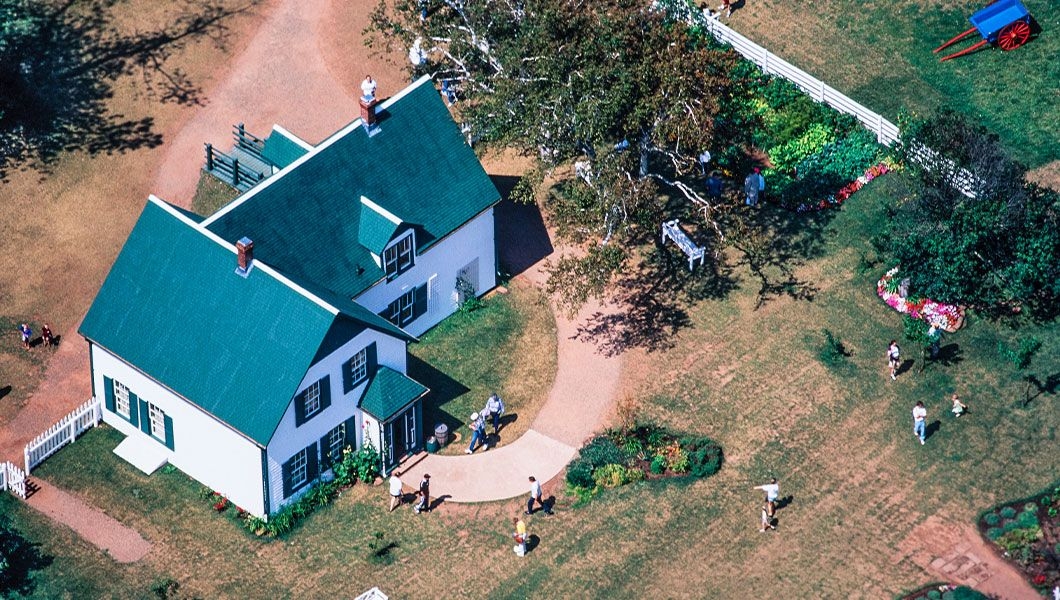https://res.cloudinary.com/see-sight-tours/image/upload/v1745844844/strapi/Green_Gables_Heritage_Place_PEI_66270e20f3.jpg
