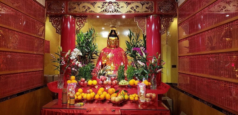 https://res.cloudinary.com/see-sight-tours/image/upload/v1747226022/strapi/mahayana_buddhist_temple_76233bc60a.jpg
