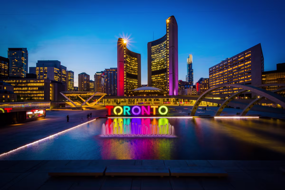 https://res.cloudinary.com/see-sight-tours/image/upload/v1581436476/nathan-phillips-square-night.jpg