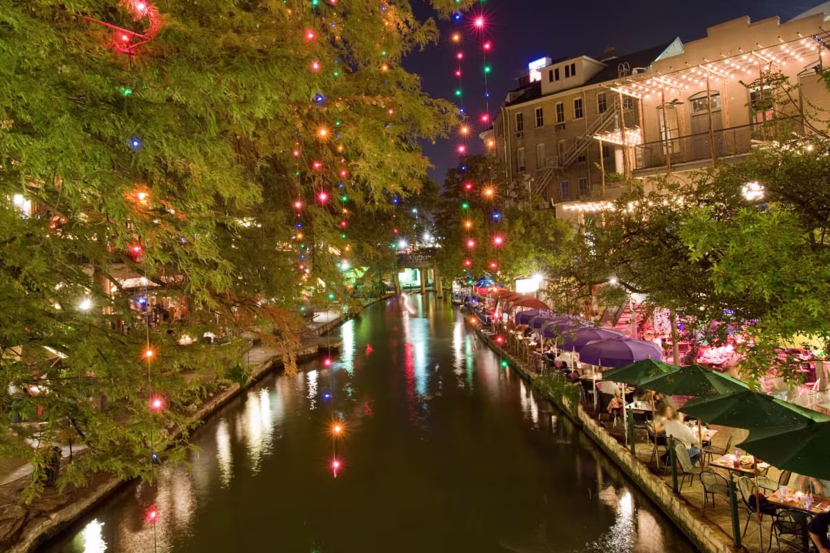 Evening Tour of San Antonio w/ Dinner image 3