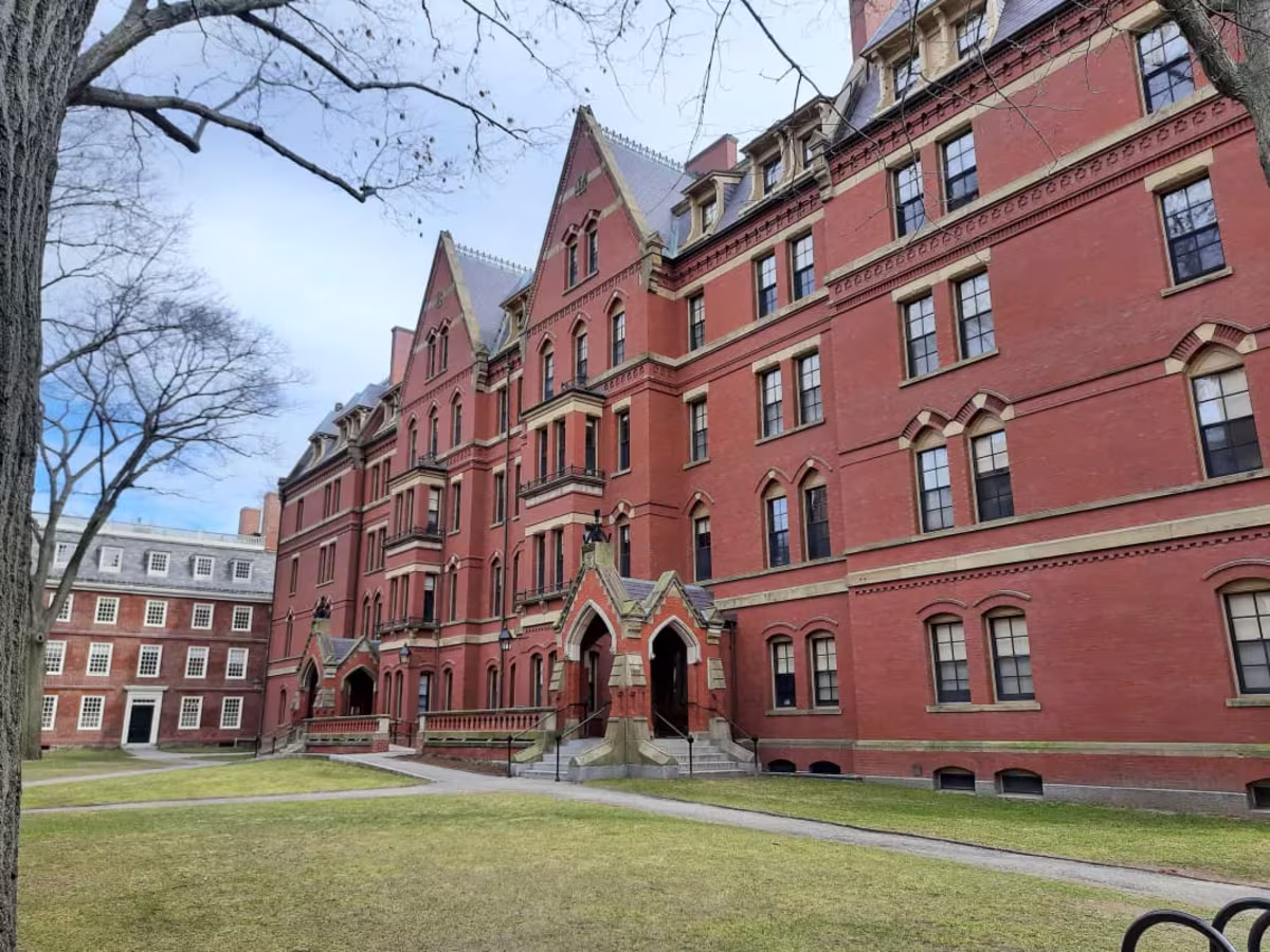 Harvard Halls & Grounds