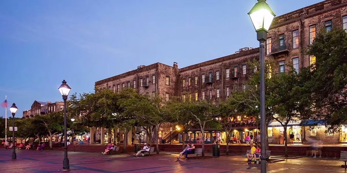 Scenic Savannah Small Group Evening Walking Tour image 3