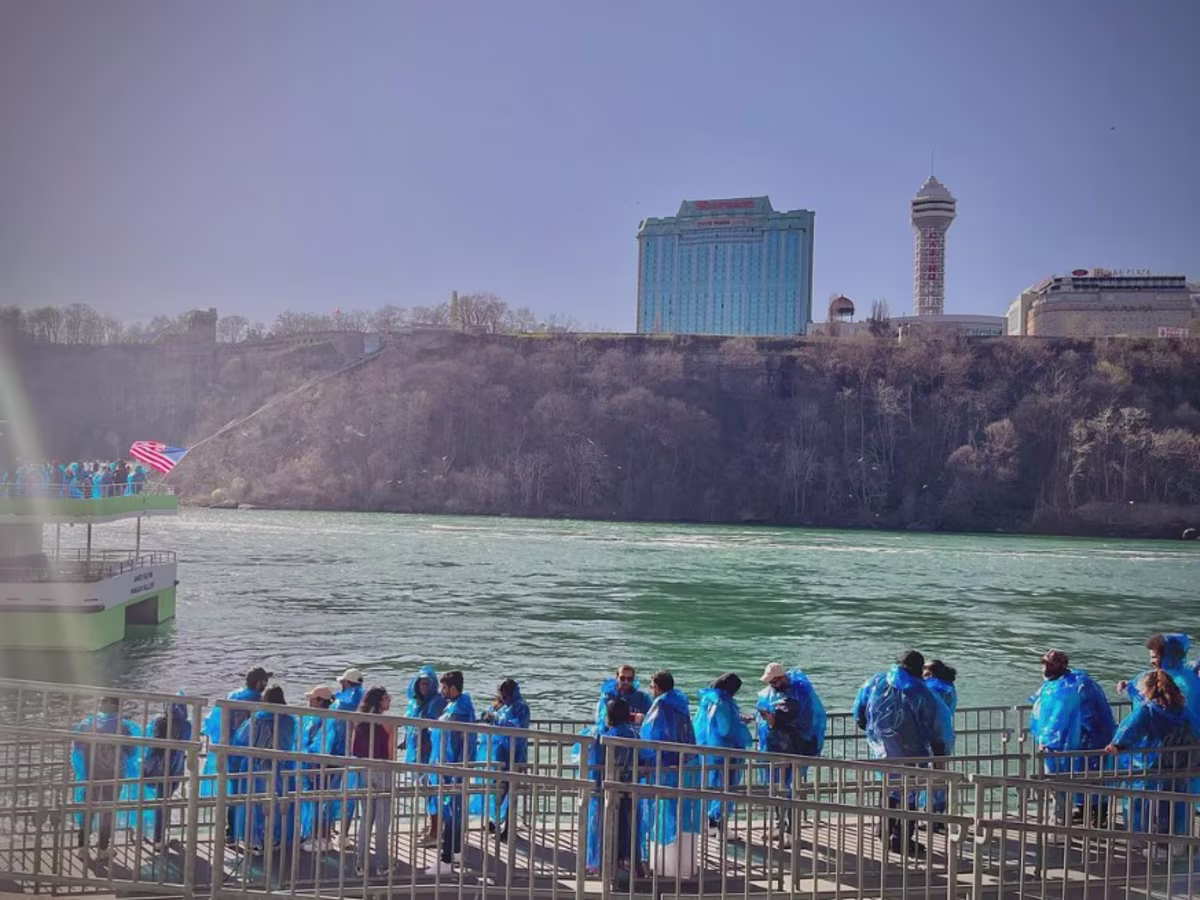 Maid of the Mist vs Cave of the Winds