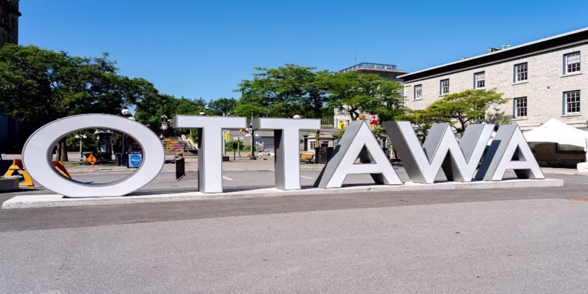 Ottawa Sign Byward Market.jpg