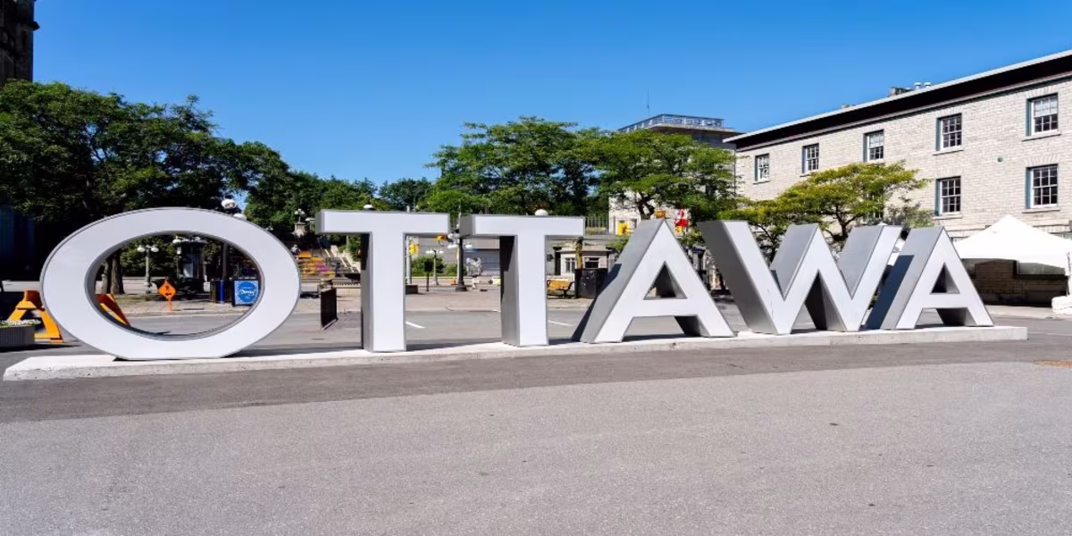 Ottawa Sign Byward Market.jpg