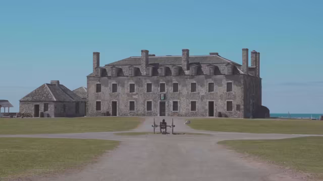 Historical Landmarks: Visiting Niagara Falls Historical Sites - See Sight Tours