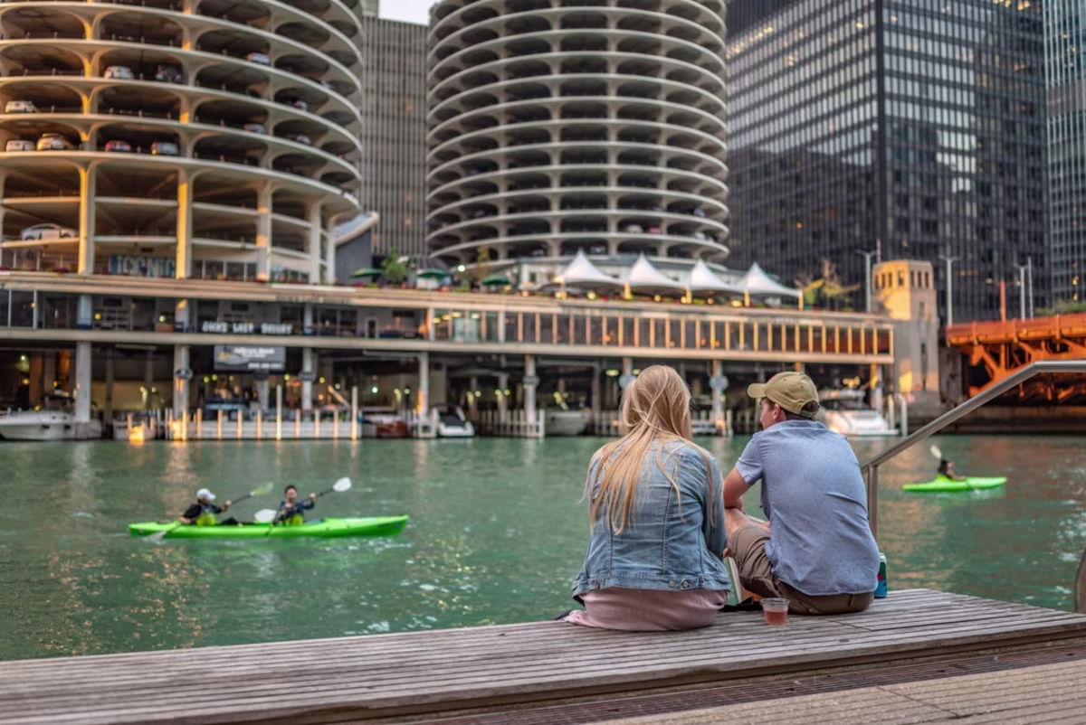 Tourist on Chicago Riverwalk.jpg