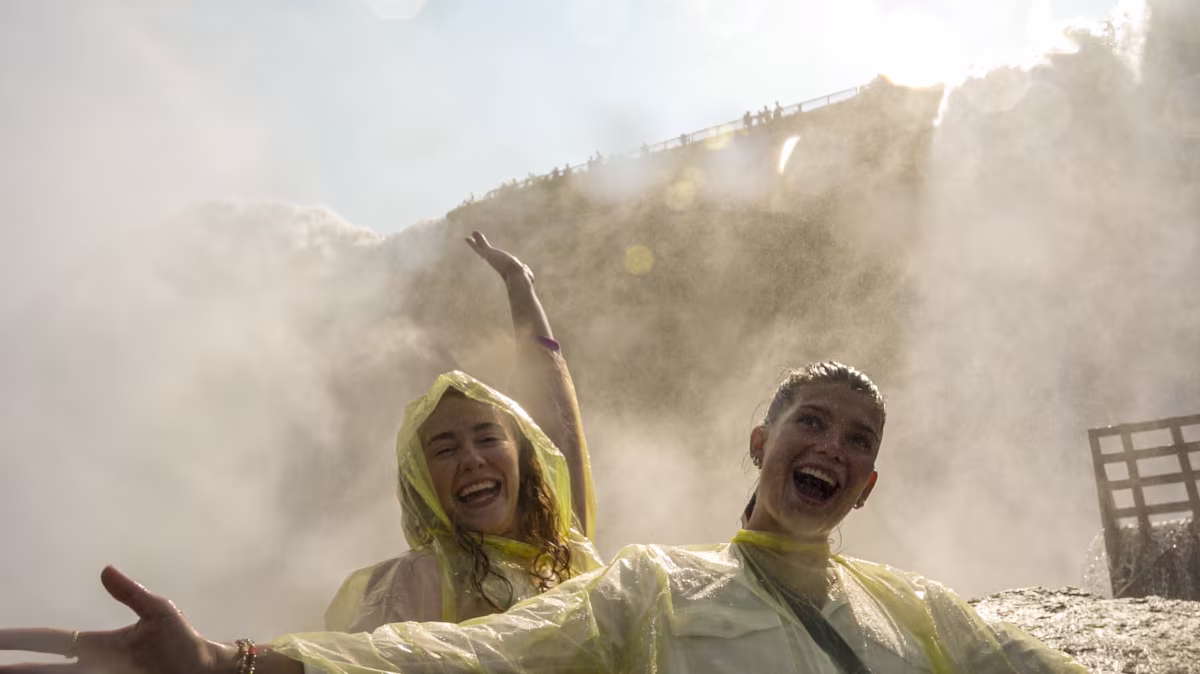 Ultimate Niagara Falls USA Tour + Live on Air - Niagara Falls Balloon Ride image 2