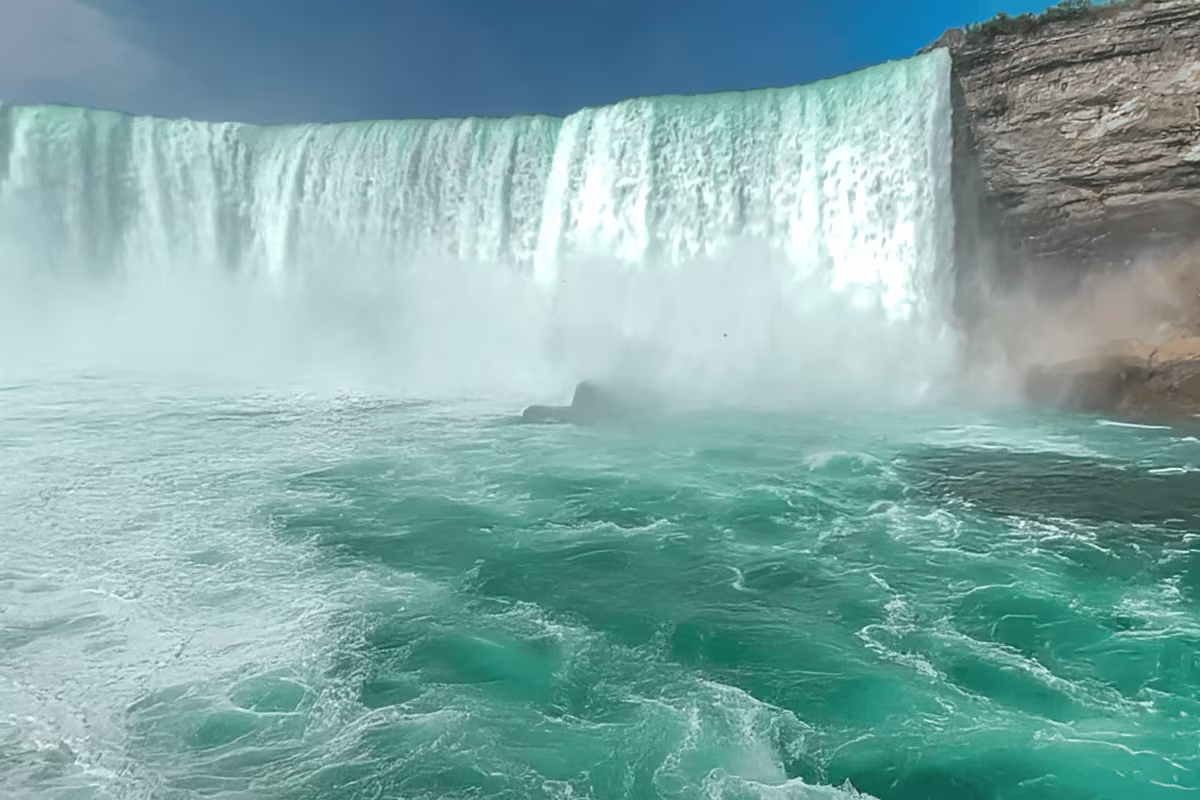 Niagara Falls, Canada Tour from Toronto