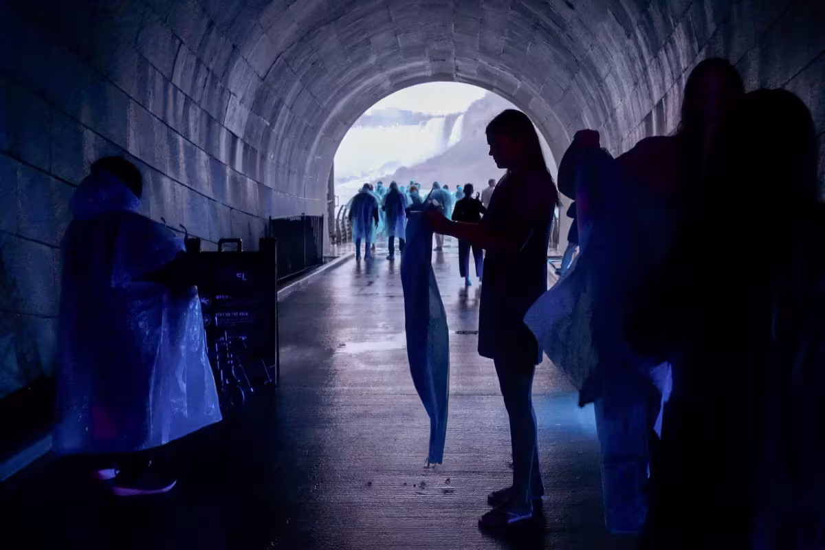 niagara-falls-tunnel-entrance.jpg