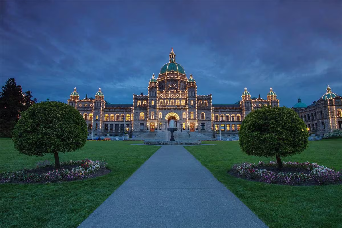 Government House at Night.jpg