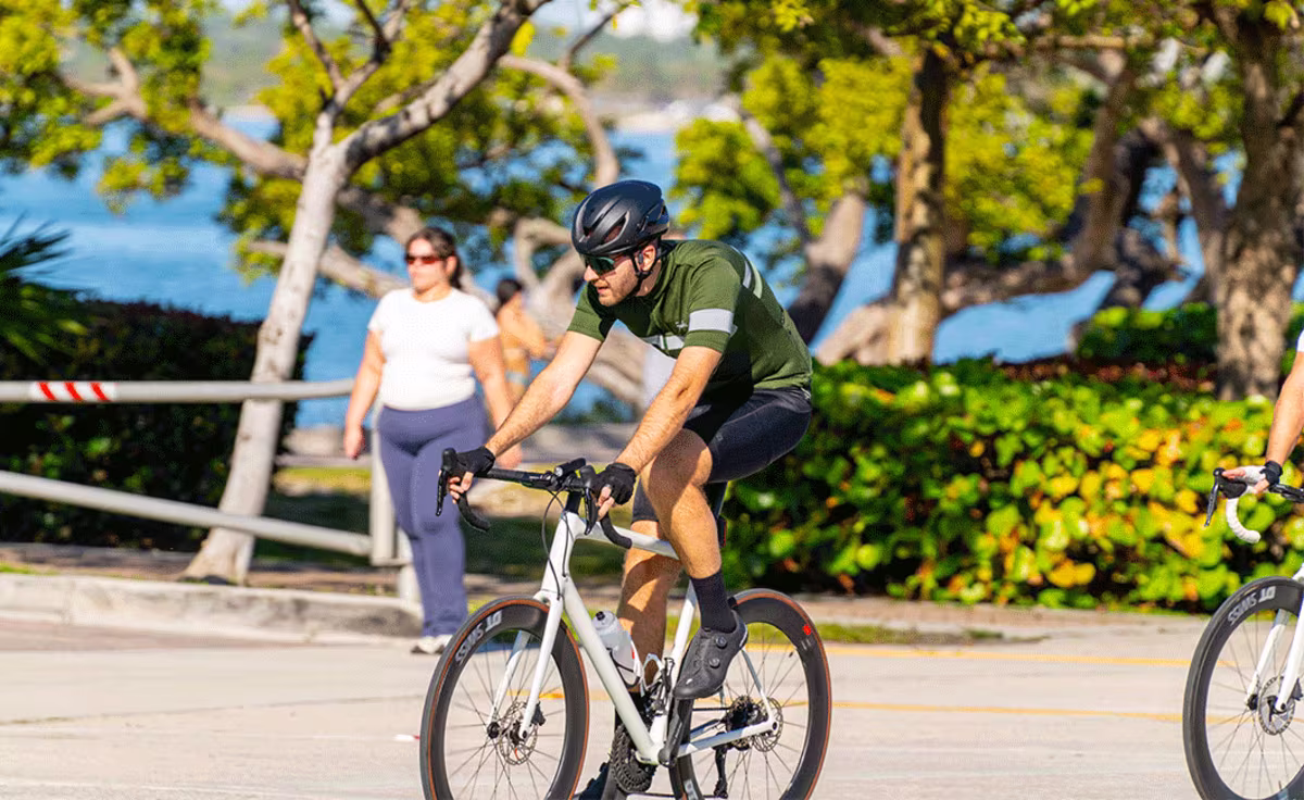 Bicyclist at Rickenbacker Causeway.jpg