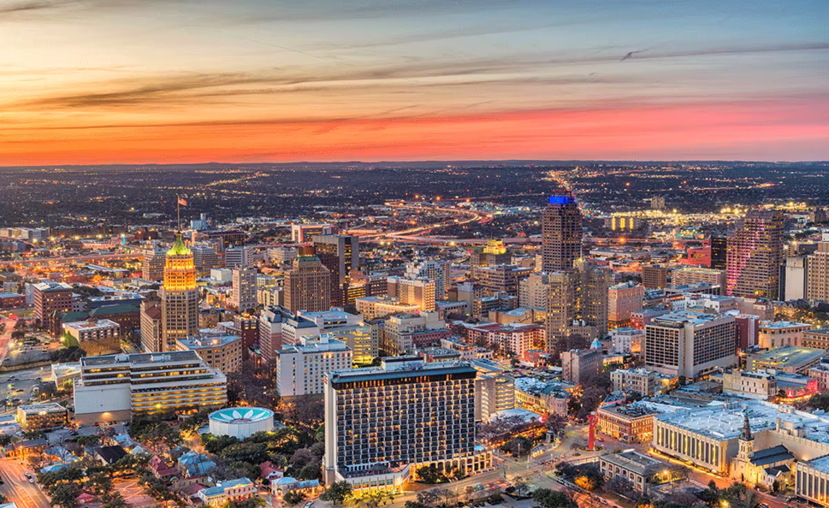 A Beautiful view of San Antonio Skyline.jpg