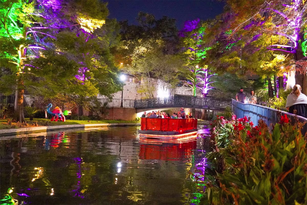 Scenic San Antonio Night Tour with Riverwalk Boat Cruise image 5