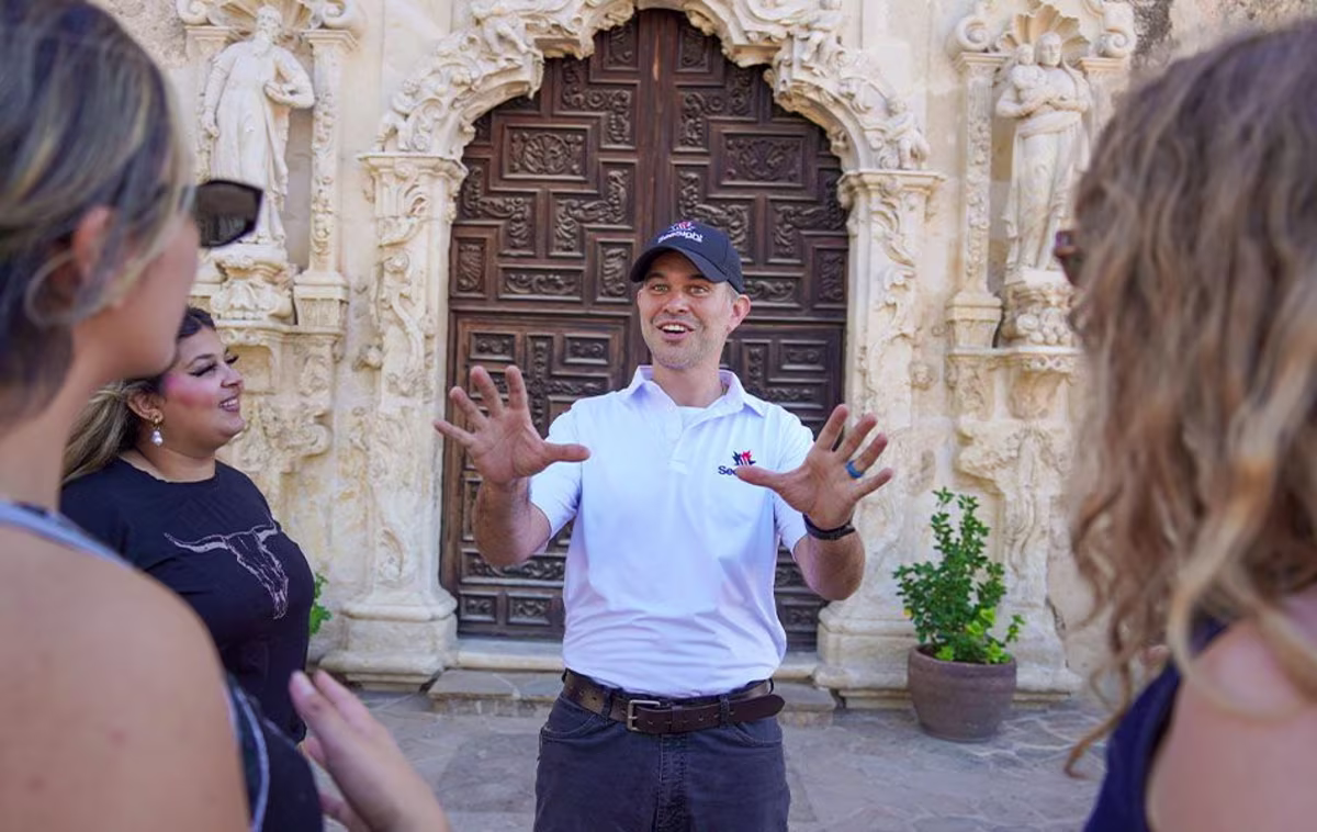 The Alamo Tour Guide
