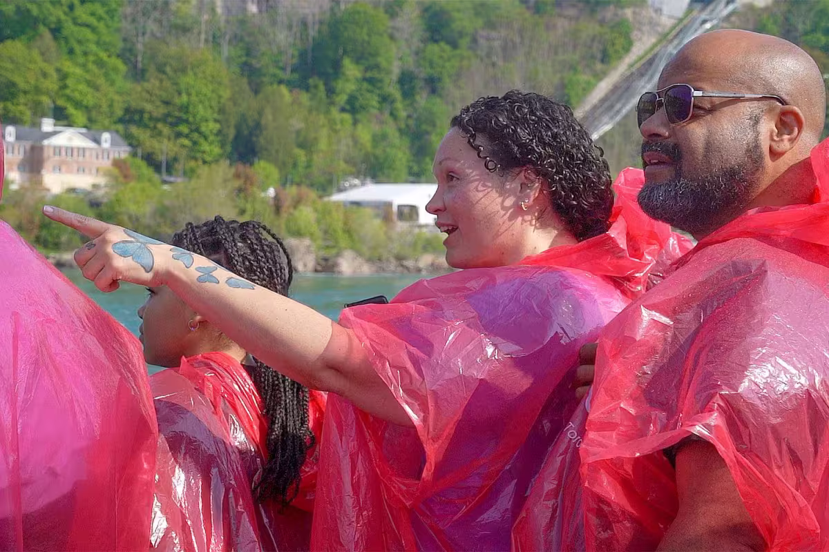 Niagara Falls Walking Tour with Niagara City Cruises Only image 5