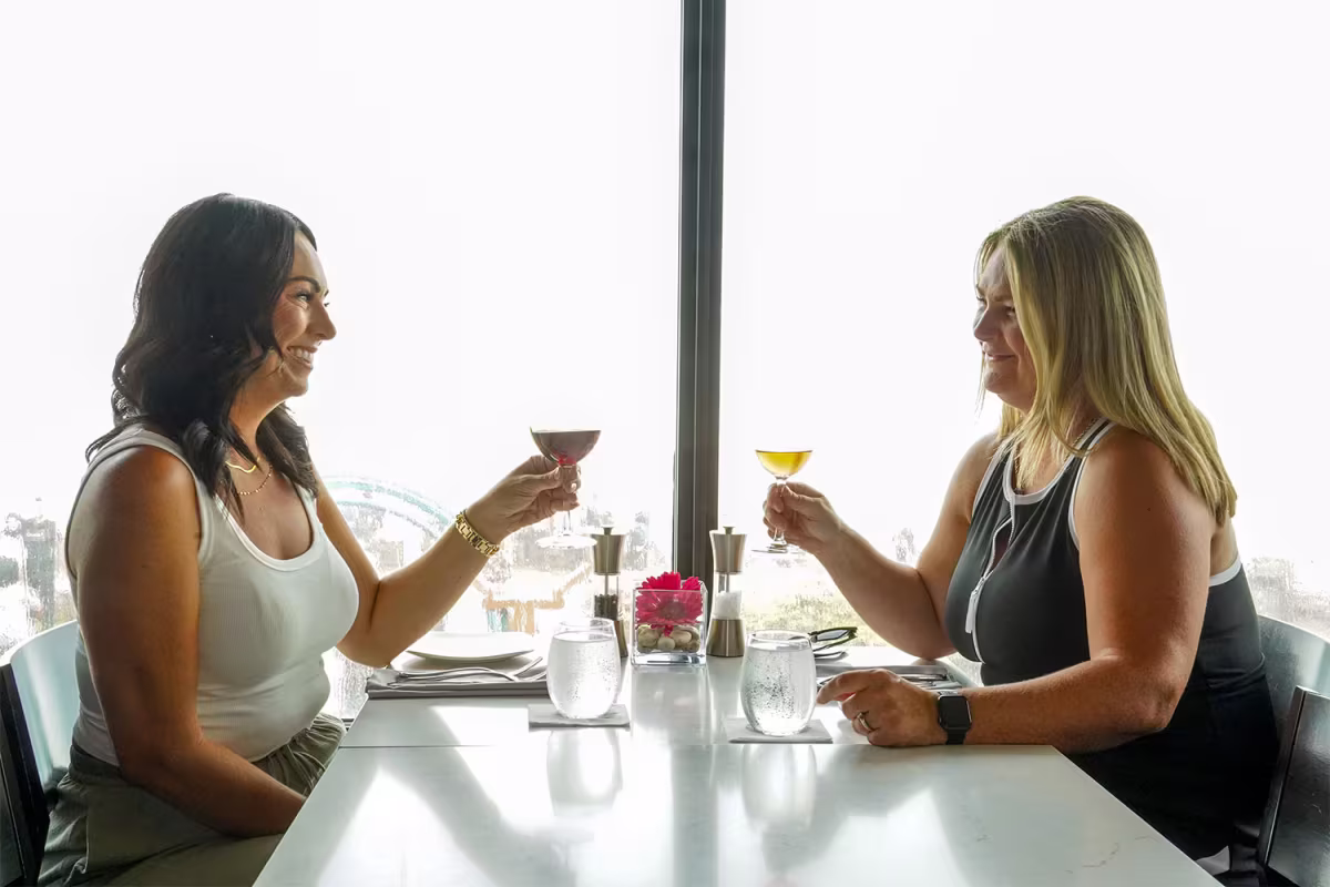 From USA - Niagara Falls Canada Night Tour with Fireworks Cruise & Dinner