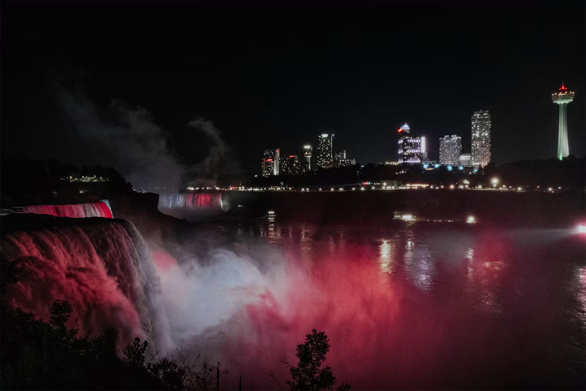 Niagara Falls Night Walking Tour with The Tunnel & Fireworks image 3