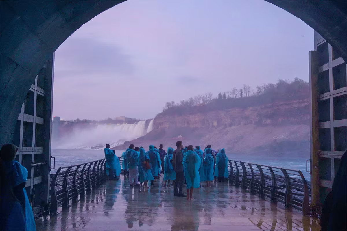 From USA - Night on Niagara Canada with Power Station & Dinner image 1
