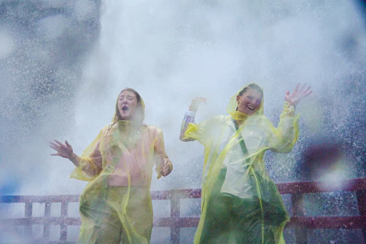 Imagen 3 de Niagara Falls USA Night Walking with Cave of the Winds & Fireworks
