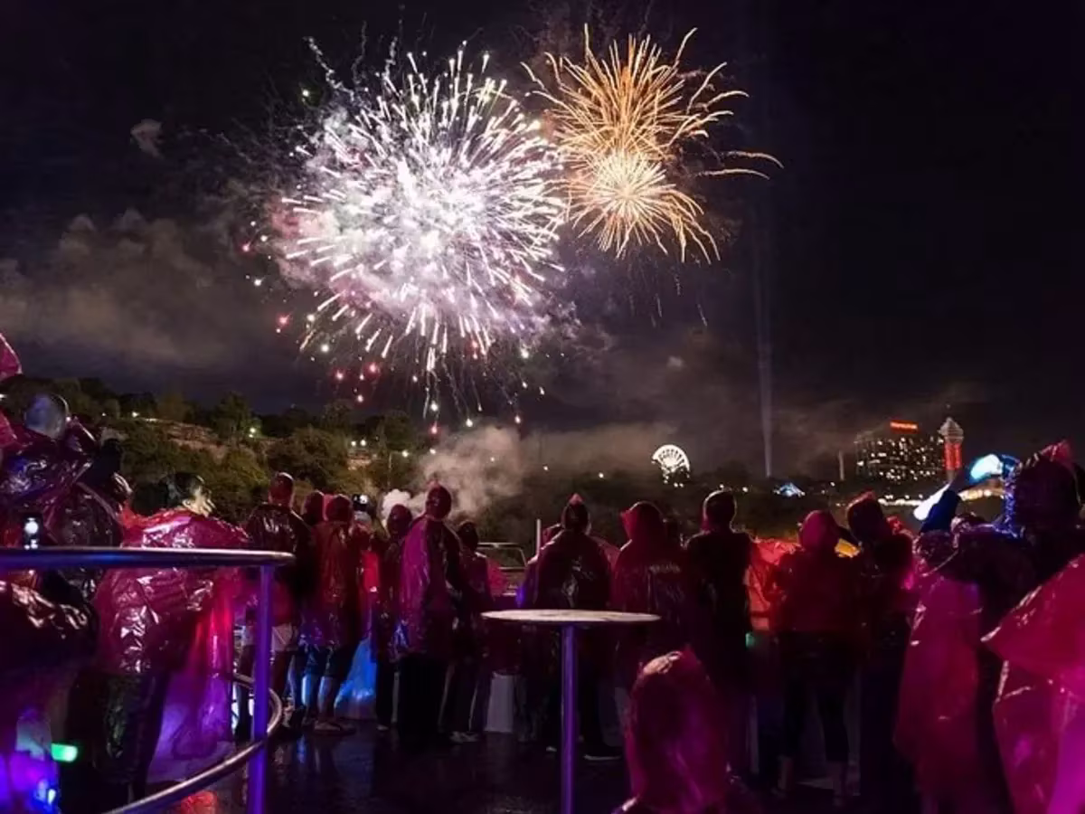 Niagara Falls USA Night Tour with Maid of the Mist & Fireworks