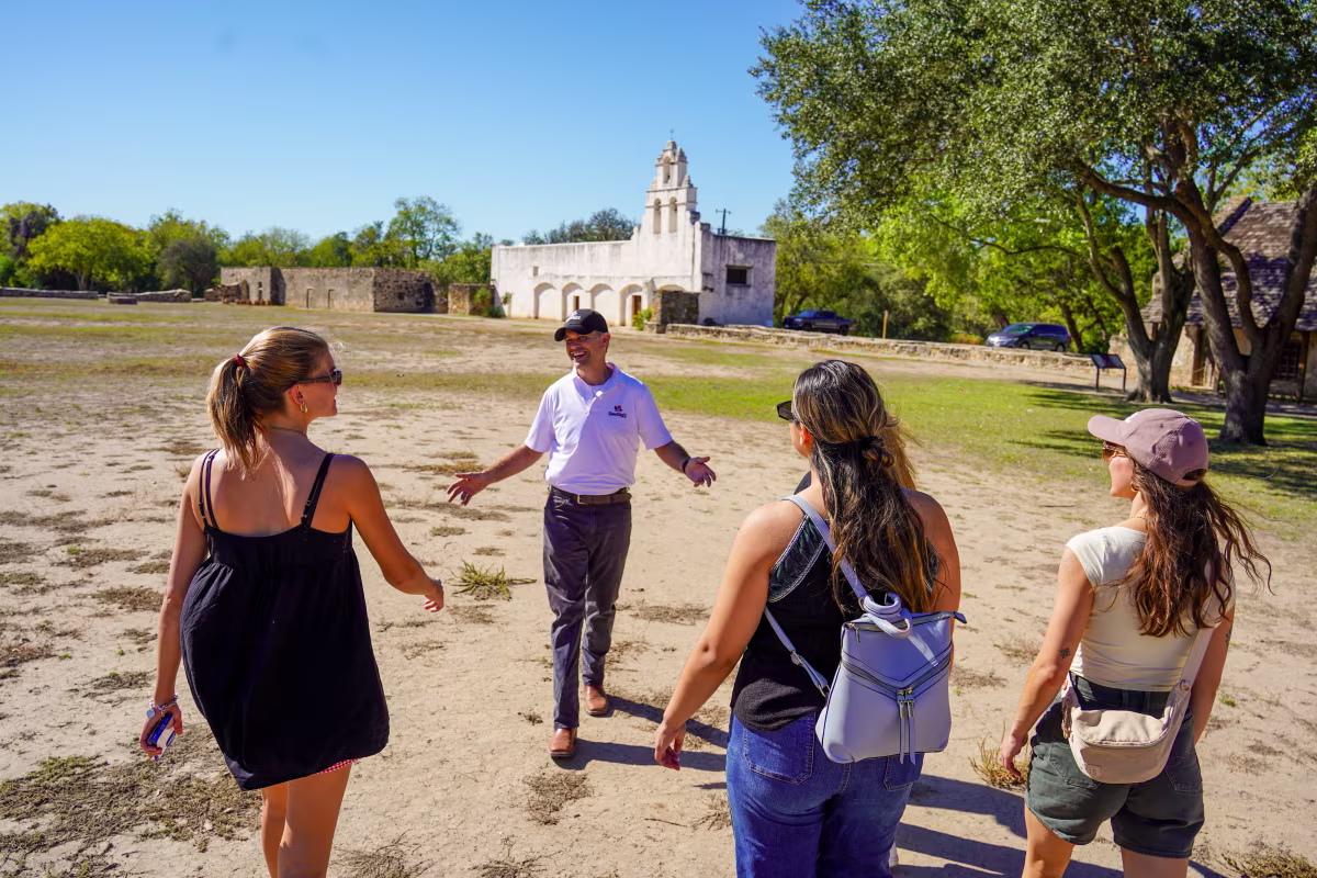 https://res.cloudinary.com/see-sight-tours/image/upload/v1787852259/strapi/San_Antonio_Mission_San_Juan_a40cda091a.jpg