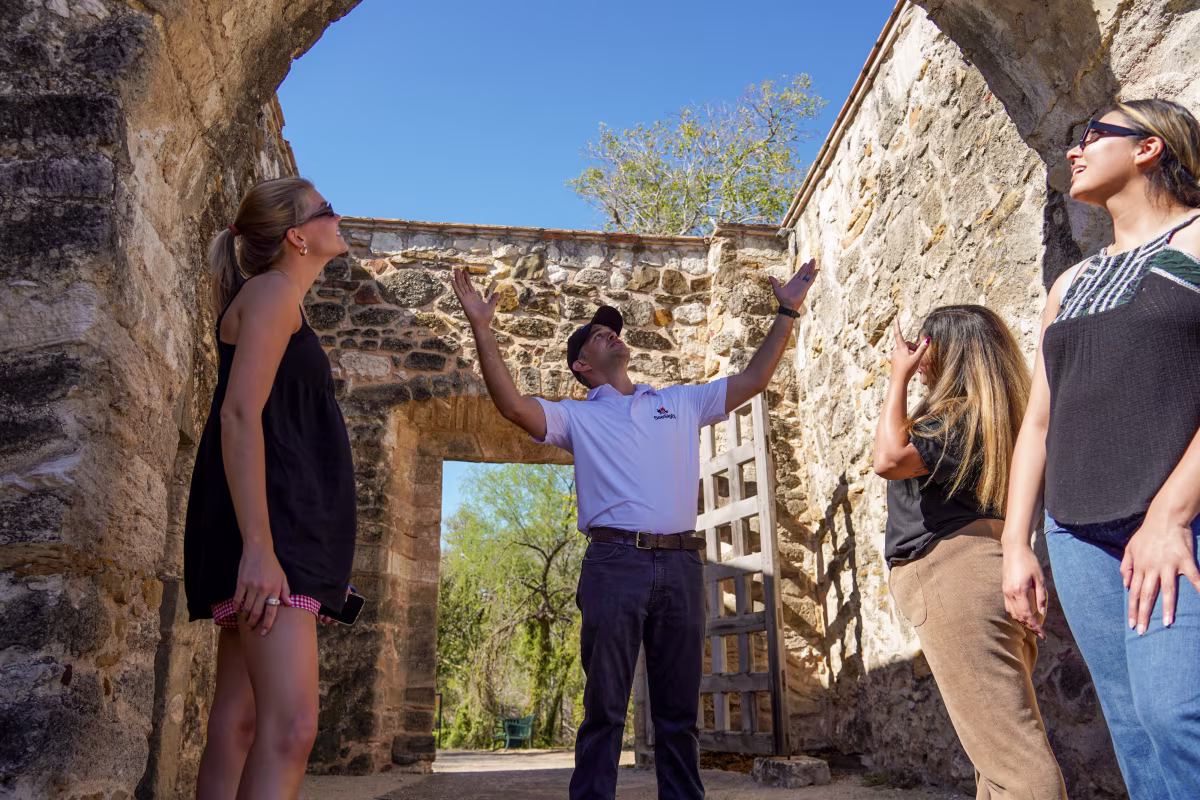 https://res.cloudinary.com/see-sight-tours/image/upload/v1787852617/strapi/San_Antonio_Mission_Espada_7d4a75b5a7.jpg