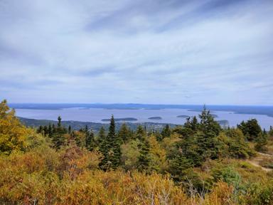 Cindy enjoying Best of Bar Harbor w/ Thunder Hole and Acadia National Park  2025-09-20 1