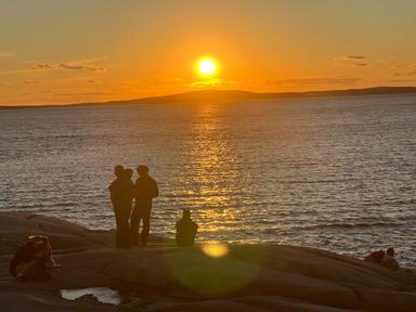 Preness enjoying Peggy's Cove Sunset Tour from Halifax 2025-08-24 4