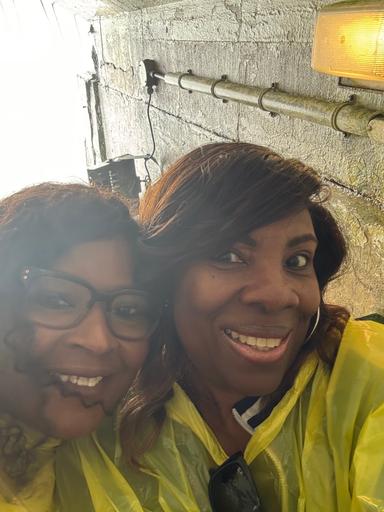 Lutheria Hollis enjoying Niagara Falls, Canada Tour from Toronto 2025-08-15