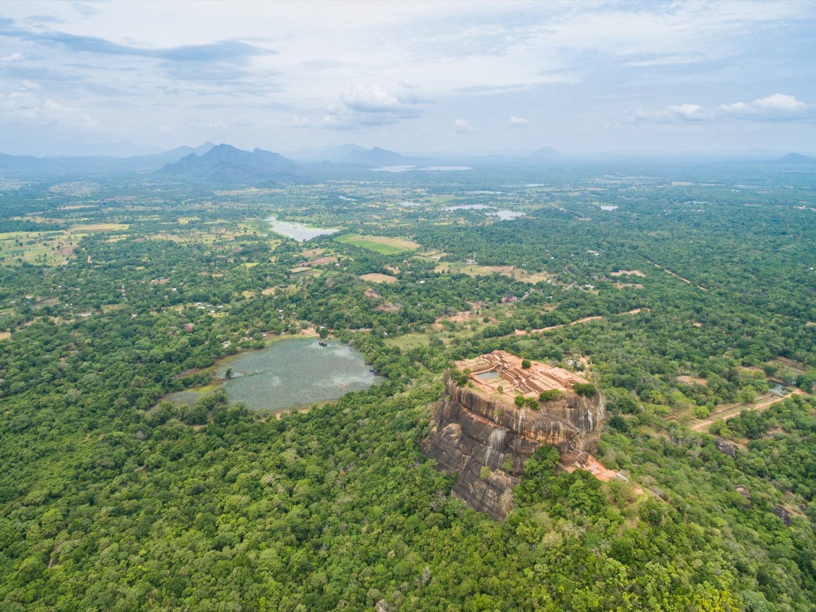 Sri Lanka Small Group Tour: Sigiriya, Ella Train and Coast